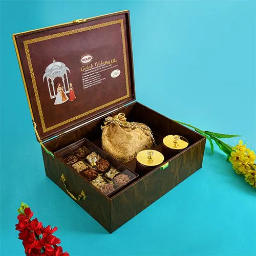 Sumptuous Sweets N Nuts Gift Box